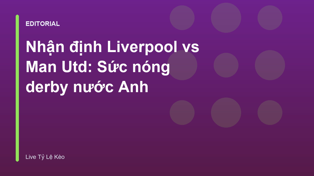 Cầu thủ Liverpool và Man Utd tranh chấp bóng trong trận derby nước Anh